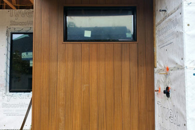Example of a minimalist entryway design
