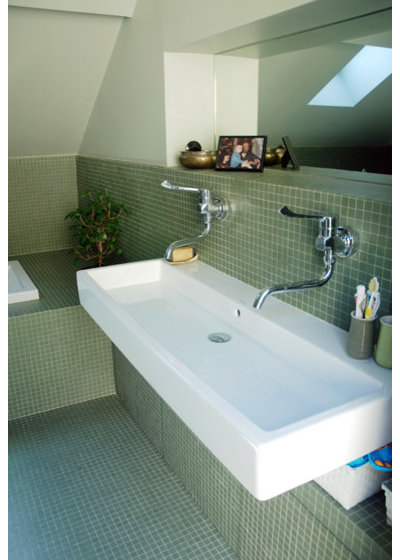 Современный Ванная комната by paul&seguin