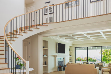 Example of a minimalist entryway design in San Diego