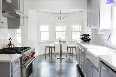 Inspiration for a contemporary kitchen remodel in Sacramento