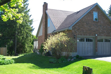 Elegant exterior home photo in Toronto