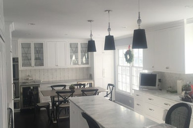 Inspiration for a timeless kitchen remodel in Chicago