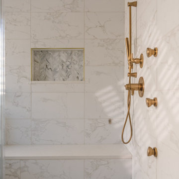 Deluxe Master Bathroom