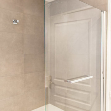 SALLE DE BAINS EN MEDIUM LAQUE VALENCAY & SES PLANS EN POUDRE DE MARBRE