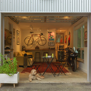 バーリントンのインダストリアルスタイルのおしゃれなガレージ作業場の写真