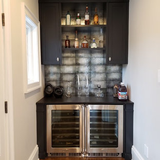 Home Wet Bar Decorating Ideas / 26 Colorful Home Bar Ideas Fun Designs For Small Home Bars - Hello, i'm jennifer, and i love to turn a house into a home!