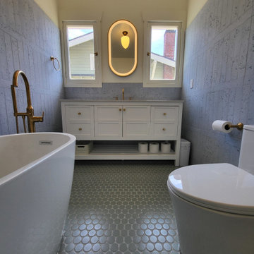 Modern Update to Vintage Bathroom