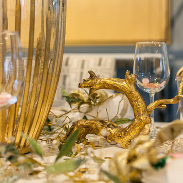 "All That Glitters" Holiday Tablescape from Robb & Stucky Designers