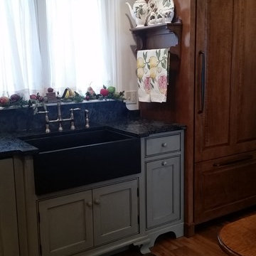 Primitive Colonial Kitchen