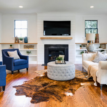 Living Room – Casual Comfort with Farmhouse Charm