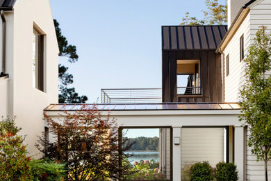 Réalisation d'une façade de maison marine.