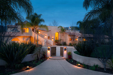 Tuscan exterior home photo in Los Angeles