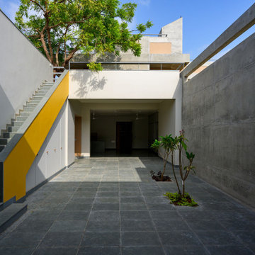 Open-to-sky service yard