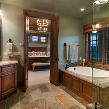 Cascio bathroom