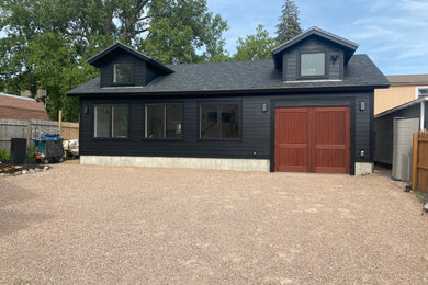 Exterior home idea in Burlington