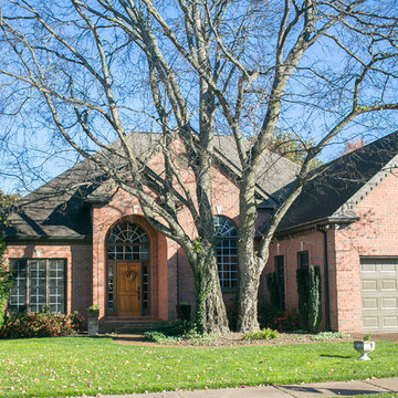Home Exterior Garage, Trim and Windows in Franklin, TN