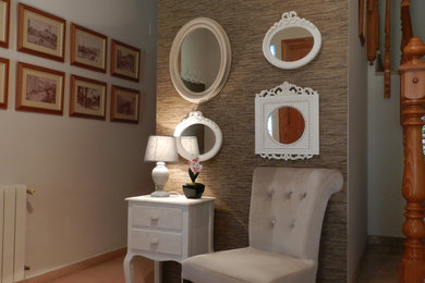 Design ideas for a traditional family room in Alicante-Costa Blanca.
