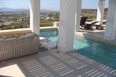 Inspiration for a transitional patio remodel in New York