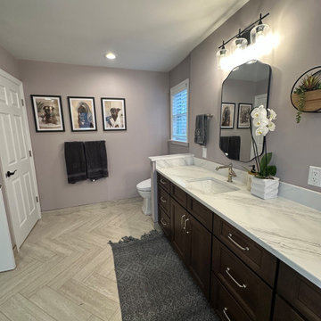 Chic and Homey Primary Bathroom