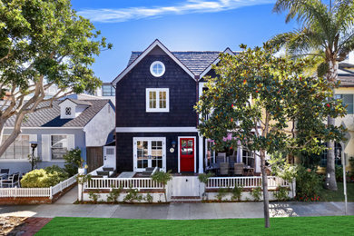Home design - coastal home design idea in Orange County