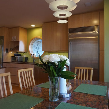 Kitchen - modern AND warm.