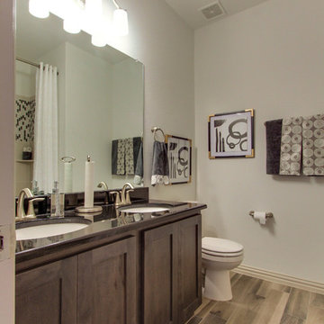 Dallas, Texas | Paloma Creek - Premier Laurel Secondary Bathroom