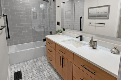 Design ideas for a transitional bathroom in Philadelphia.