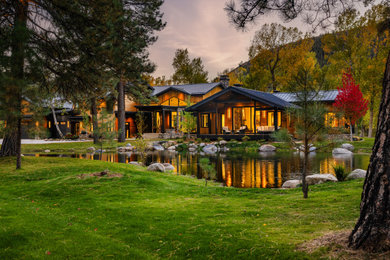 Inspiration for a rustic exterior home remodel in Albuquerque