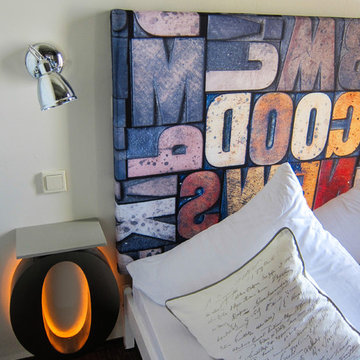 Baxpax Downtown Hostel