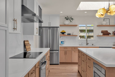 Example of a kitchen design in San Francisco