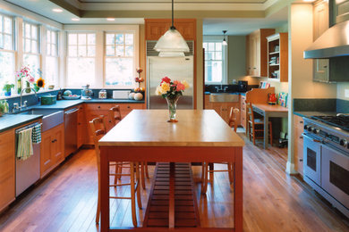 Inspiration for a transitional kitchen remodel in Portland
