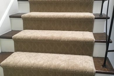Elegant staircase photo in Los Angeles