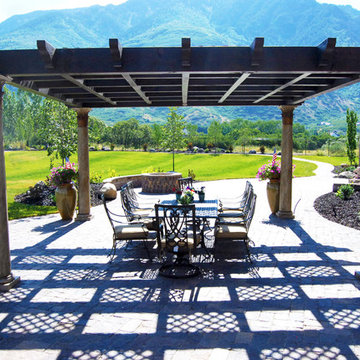 Elegant Outdoor Dining With Fiberglass Timber Frame Pergola