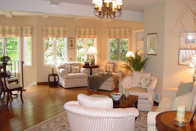 Elegant family room photo in San Francisco