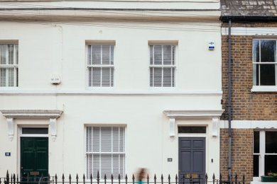 ロンドンにある高級な中くらいなコンテンポラリースタイルのおしゃれな住まいの写真