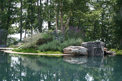 This is an example of a traditional landscaping in Atlanta.