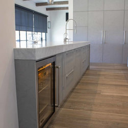 MODERN CONCRETE KITCHEN - Freezers