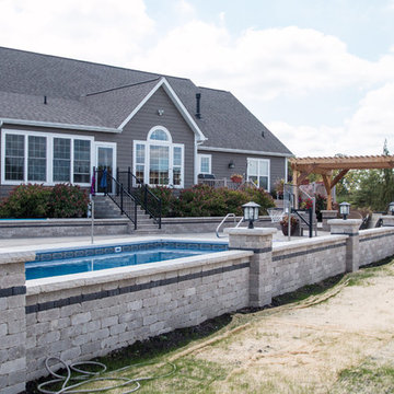 Valparaiso Pool Surround