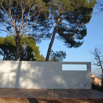 Rousset, Bouches-du-Rhône. Jardin design sous les pins