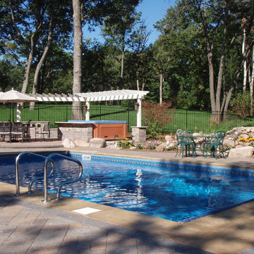 North Oaks In-Ground Pool and Spa