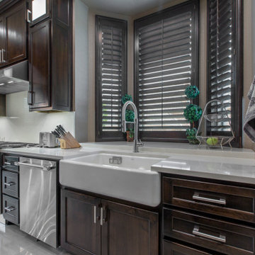 A 90’s Kitchen Gets a Sleek Transformation