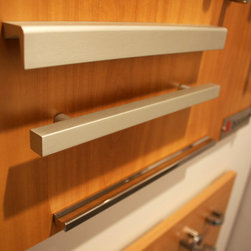 Modern styles - Cabinet And Drawer Handle Pulls