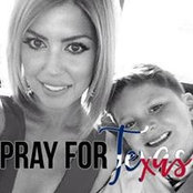 Abril Hodge's photo