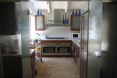 Inspiration for a contemporary kitchen remodel in Los Angeles