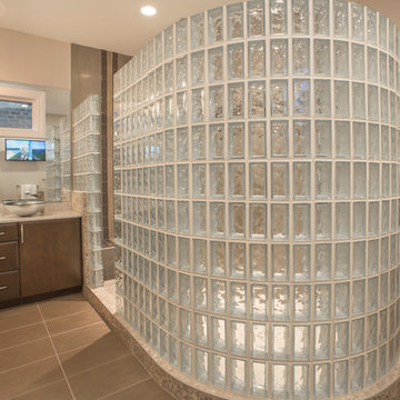 Curved Glass Block Spacious Shower