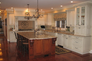 Kitchen - kitchen idea in Boston