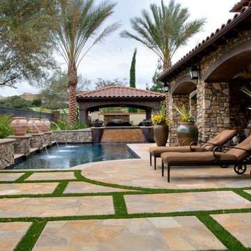 Custom Swimming Pools