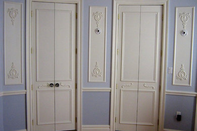 Example of a classic hallway design in New York