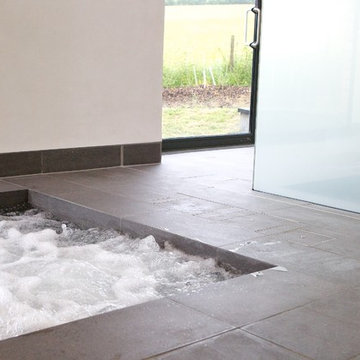 Eco-friendly indoor spa pool