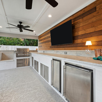 Houston Heights Outdoor Living with an outdoor kitchen